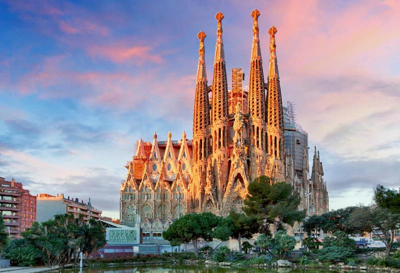 La majestueuse Sagrada Familia à Barcelone, chef-d’œuvre architectural de Gaudí